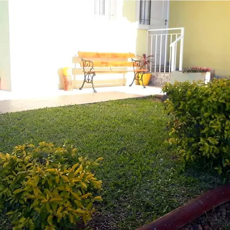 Apartamentos Barranca De Termas Colon  Exterior photo