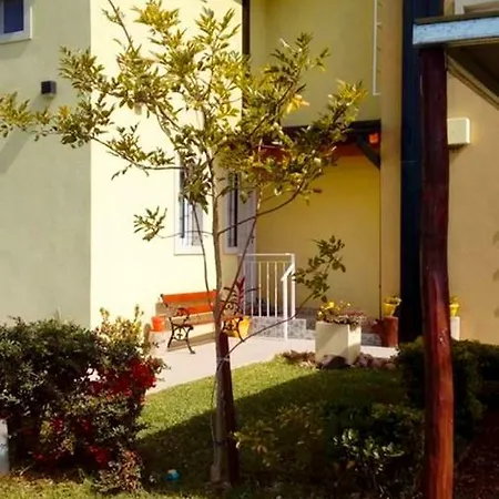 Apartamentos Barranca De Termas Colon  Exterior photo
